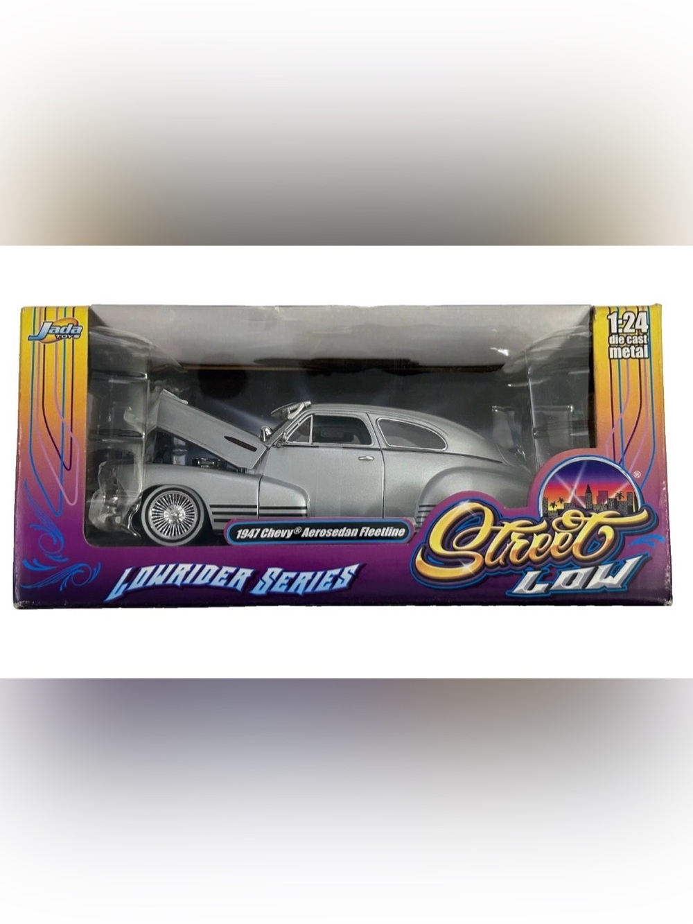 Jada lowrider series 1:24 street low 1947 Chevy Aerosedan Fleetline Diecast